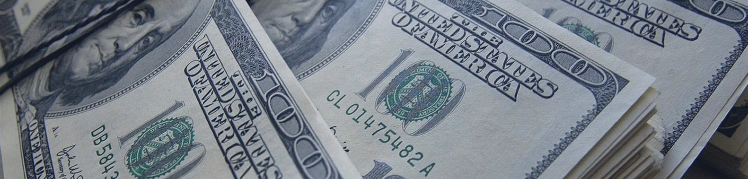 Эксперты: внешние факторы могут разогнать курс доллара до 73 рублей