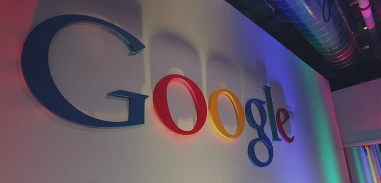 Caen las ganancias de Google, sus acciones sufren una fuerte caída
